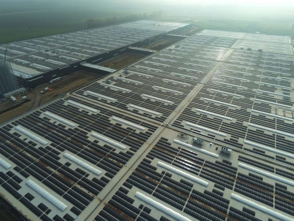 Saulės modulių montuotojas